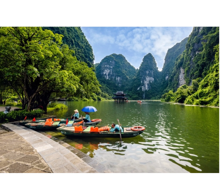 Vietnam End to End Cultural Tour